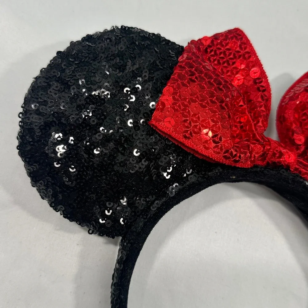 Disney Minnie Mouse‎ Sequin Ears Headband Black with Red Sequin Bow Accessory